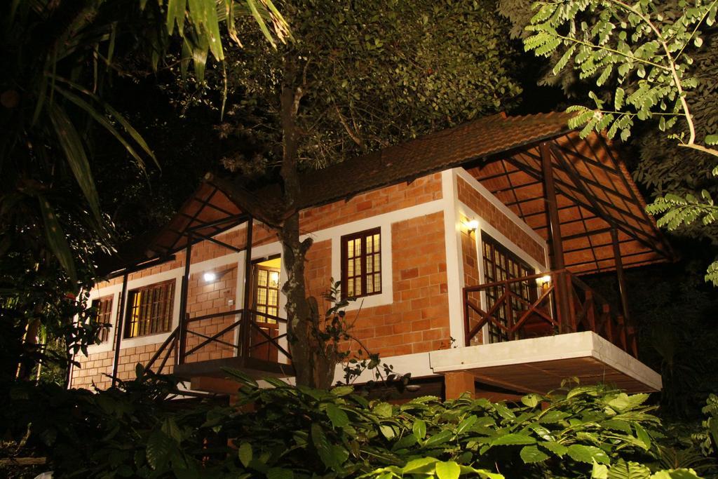 Coffee Acres Plantation Resort Kalpatta Buitenkant foto